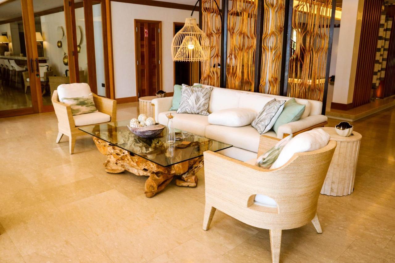 L'Escale Resort Marina & Spa - Small Luxury Hotels Of The World Виктория Экстерьер фото